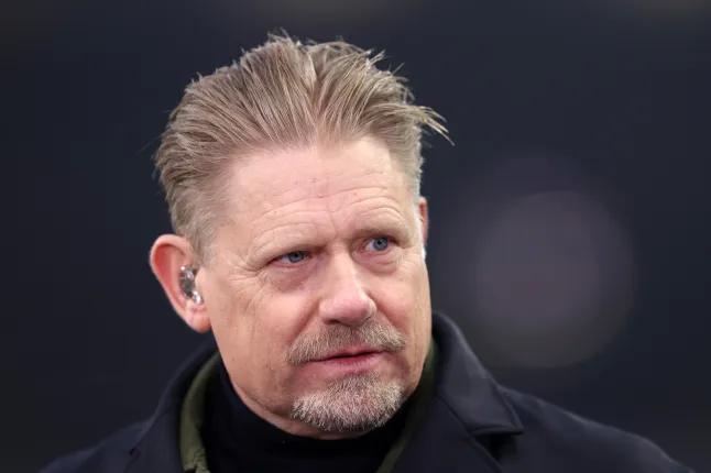 爱游戏官网-舒梅切尔：曼联的积分能追上曼城；卡里克值得转正