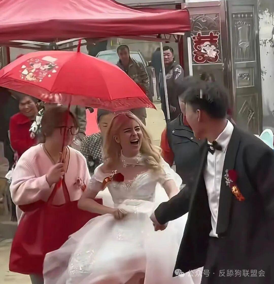 爱游戏APP-摩洛哥姑娘嫁江苏农村小伙，婚礼全程开心大笑，摄影师感慨：拍了七年婚礼没见过这样的